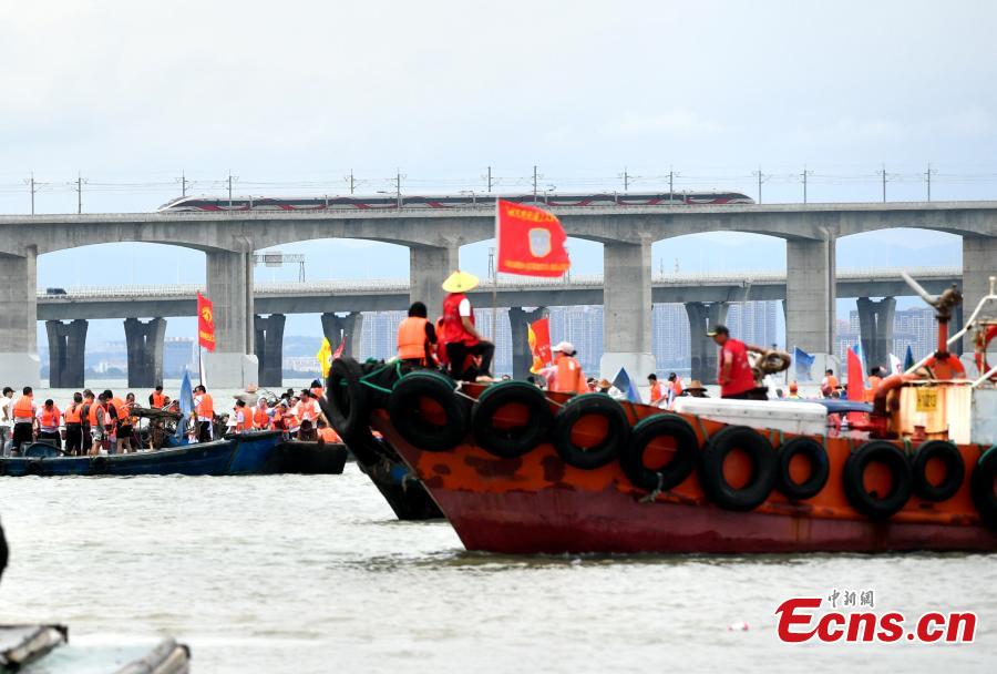 People from Taiwan Straits celebrate Dragon Boat Festival together on river-3