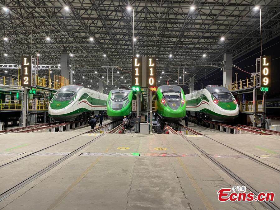 New Fuxing high-speed trains to be put into service in NW China-2