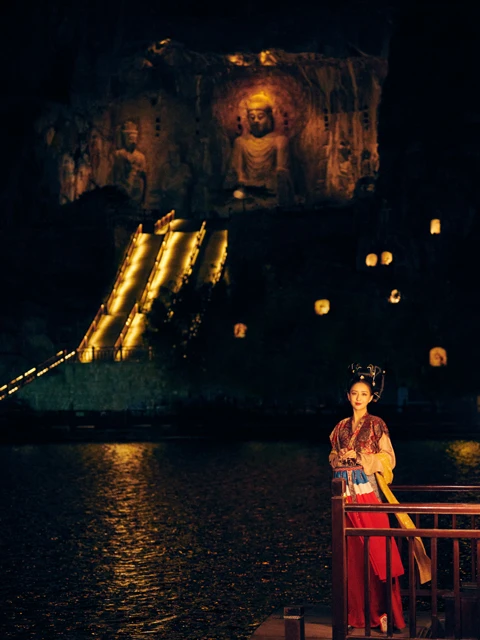 Tong Liya Captivates in Traditional Hanfu at the Majestic Longmen Grottoes in Luoyang