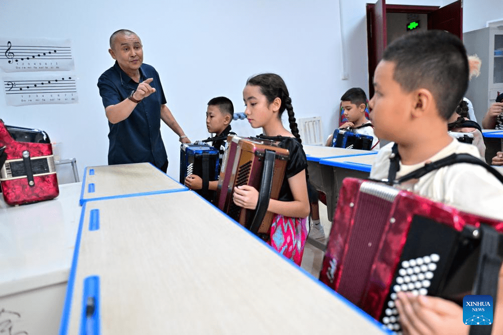 Tacheng City promotes accordion culture, tourism in NW China's Xinjiang-6