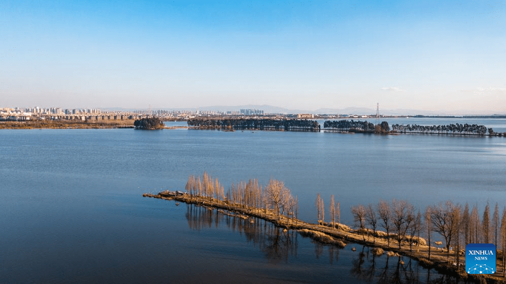 View of Dianchi Lake in Kunming, SW China's Yunnan-4