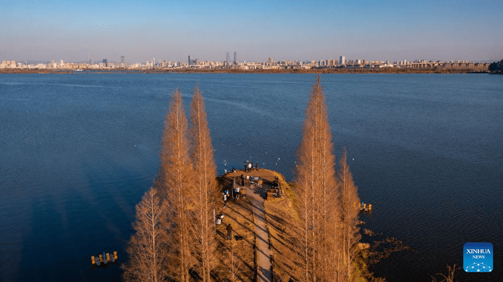 View of Dianchi Lake in Kunming, SW China's Yunnan-1