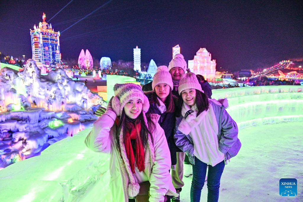 Taiwan students enjoy ice and snow entertainment projects in Changchun-2