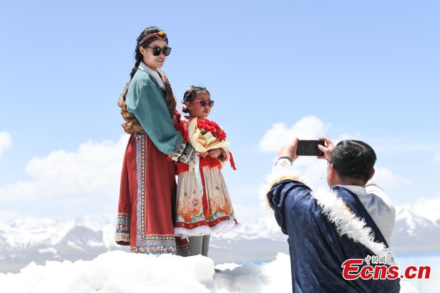 Lake Namtso welcomes tourism season in Xizang-2