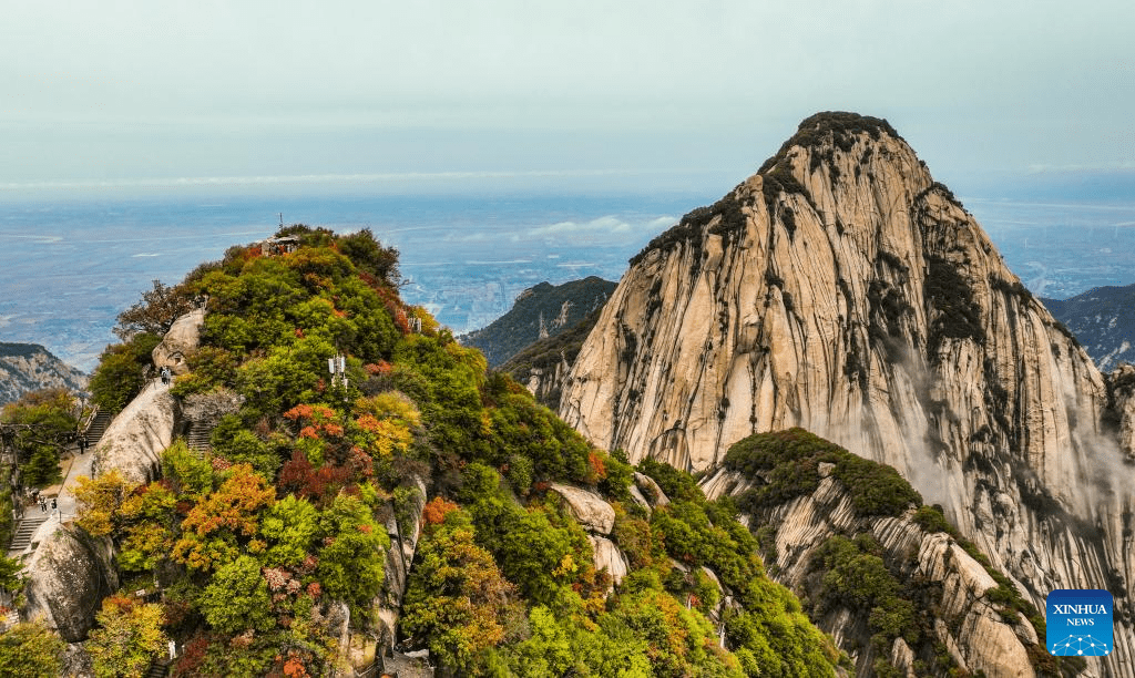 People visit Mount Huashan in NW China's Shaanxi-4