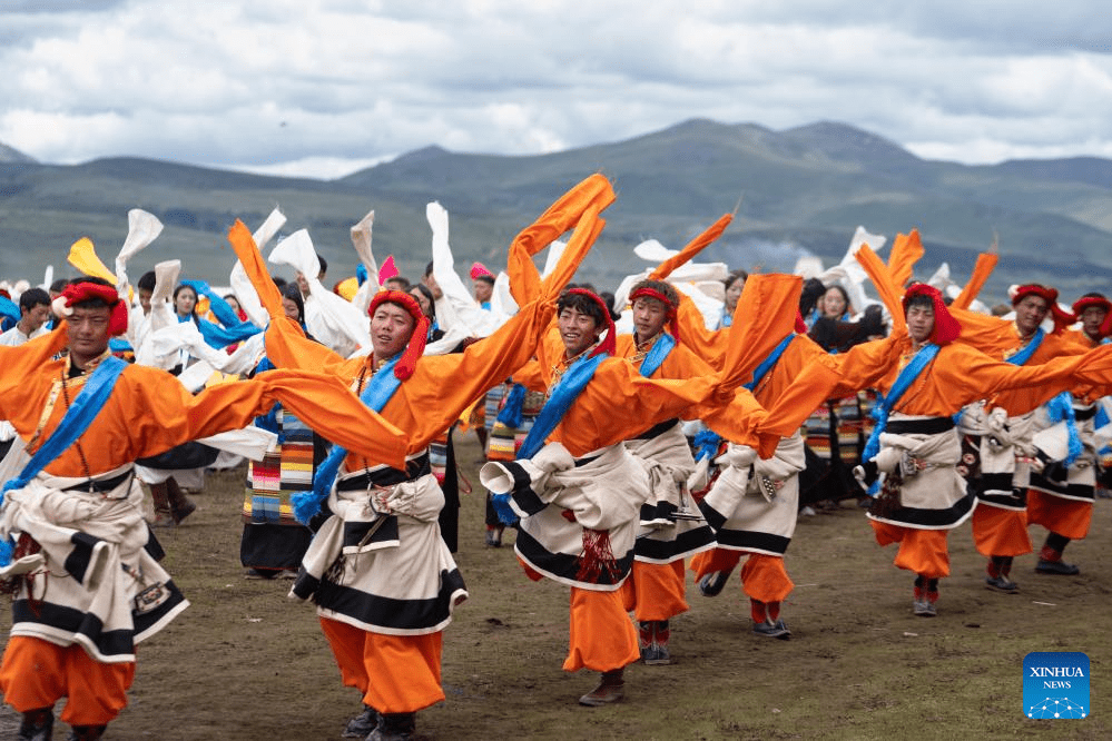 Horse racing event kicks off in SW China's Sichuan-10