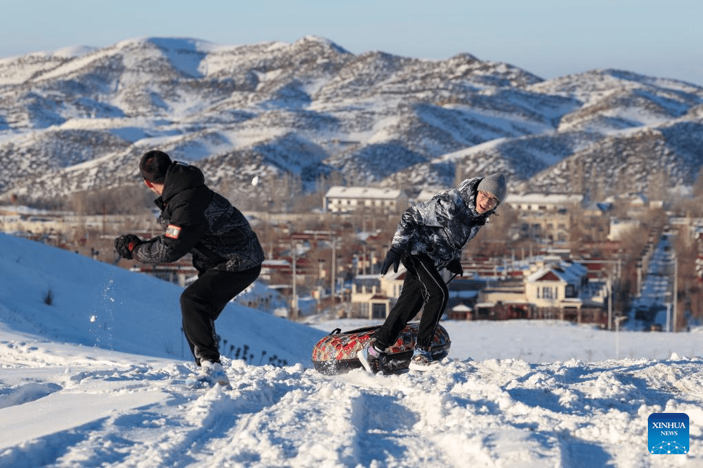 Winter tourism gaining popularity in Xinjiang's Tianshan Village-1