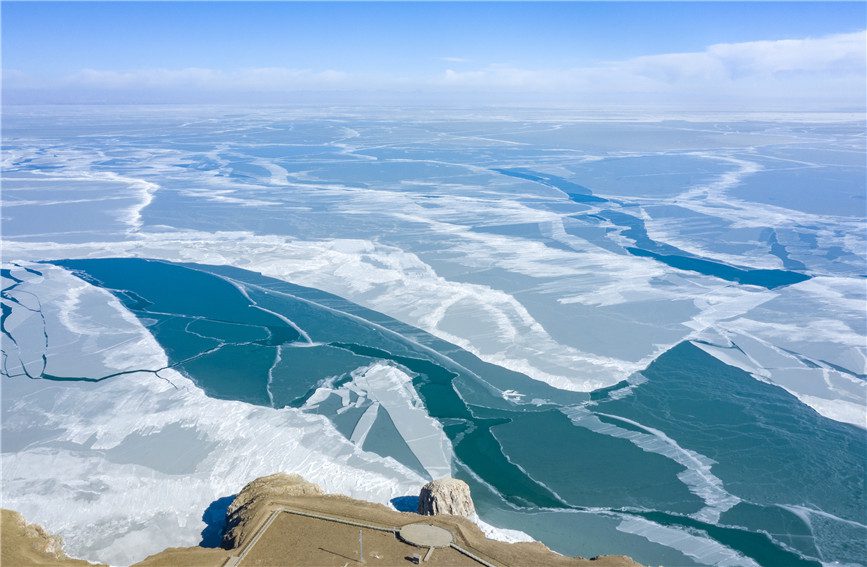 In pics: Qinghai Lake in winter offers a stunning view-1