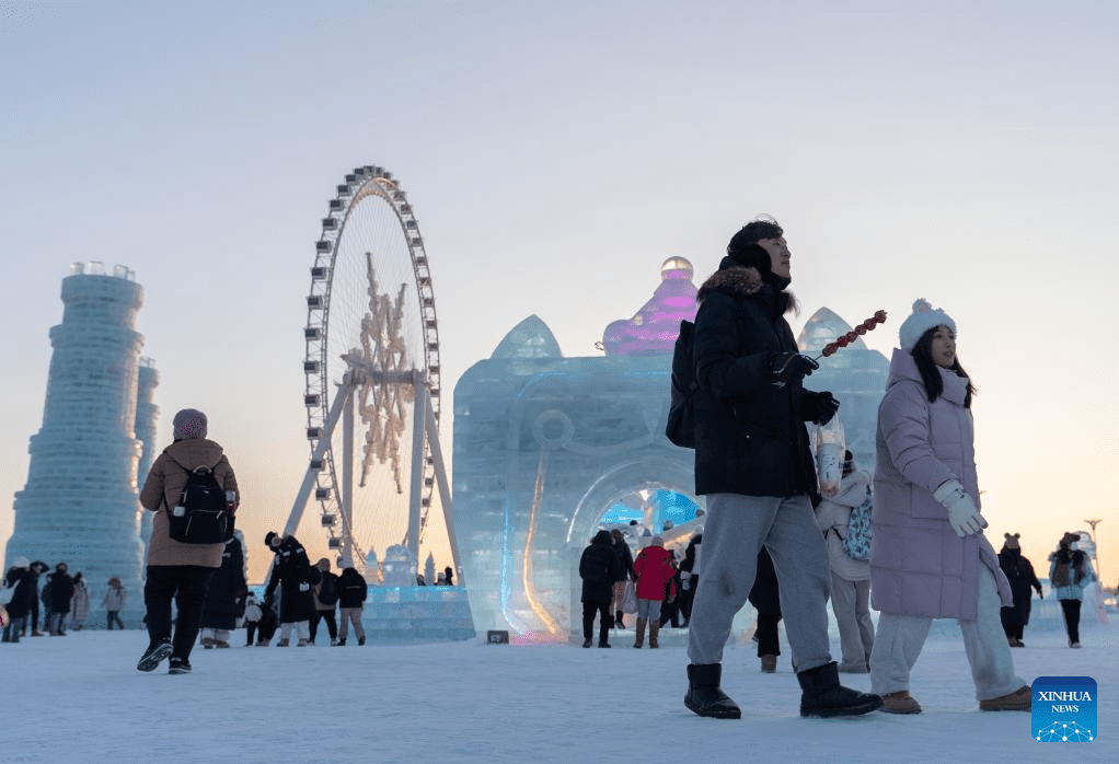 Southerners flock to NE China's Harbin to experience local life in freezing winter-1