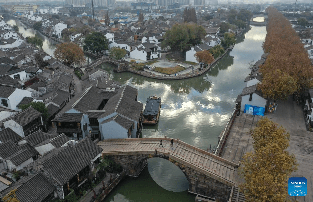 View along Grand Canal in Wuxi, E China-14