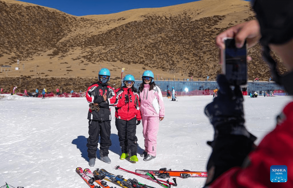 First ski resort in SW China's Xizang opens-2