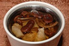 Mushroom and Chicken Soup with Tea Tree Mushrooms-4