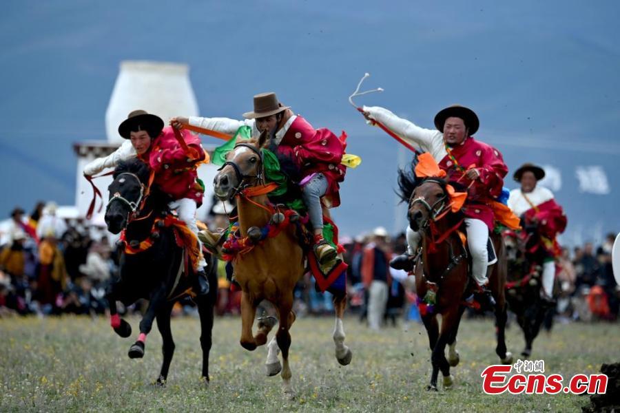 Horse racing kicks off in Sichuan-4