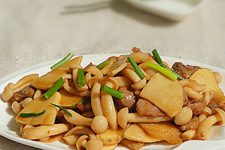 How to Make Bamboo Shoots Stir-Fried with Meat-2