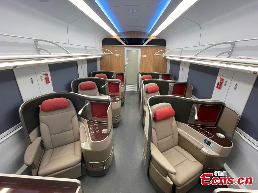 New Fuxing high-speed trains to be put into service in NW China-3