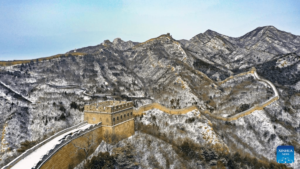 Snow scenery of Great Wall in Beijing-3