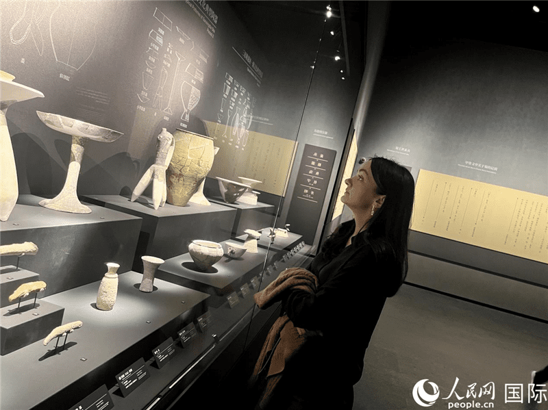 Foreign visitors left in awe at Sanxingdui Museum-1