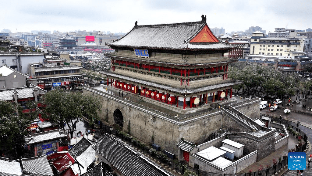 City view of snow-covered Xi'an, NW China-4