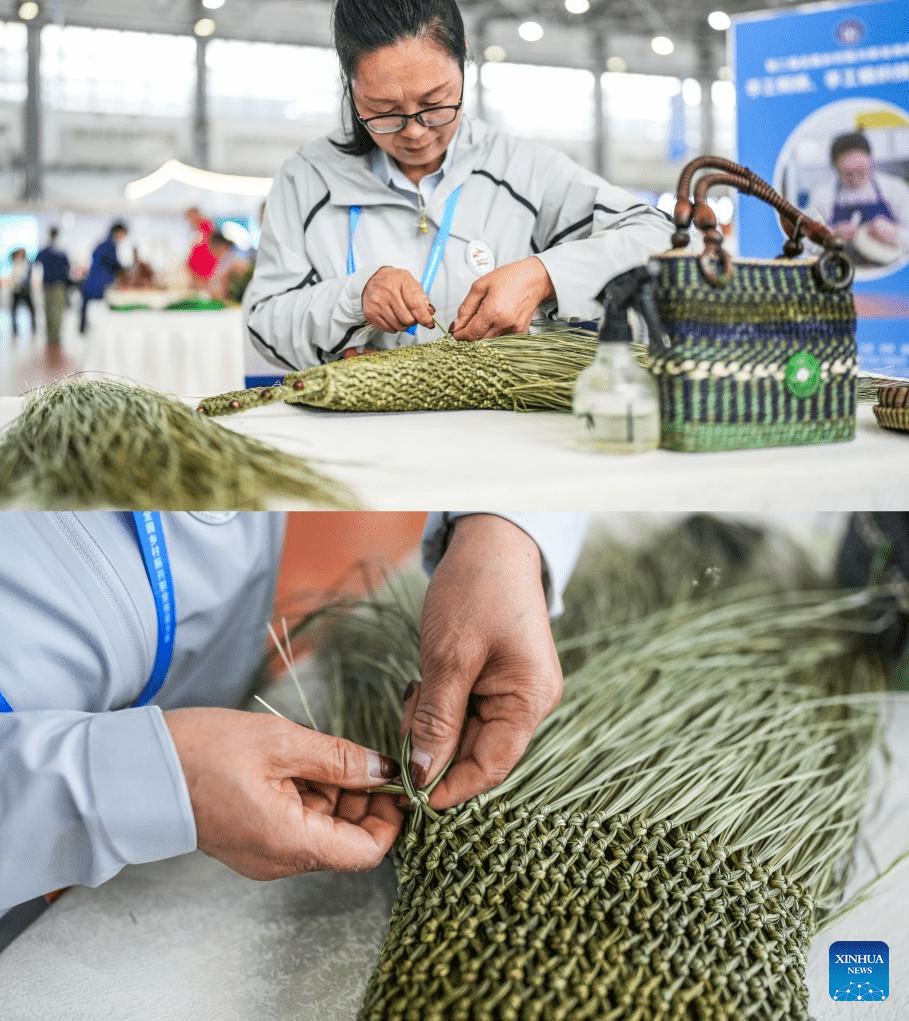 Artisans showcase handicrafts in national vocational skills competition in SW China-6