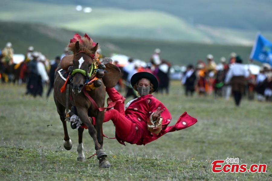 Horse racing kicks off in Sichuan-7