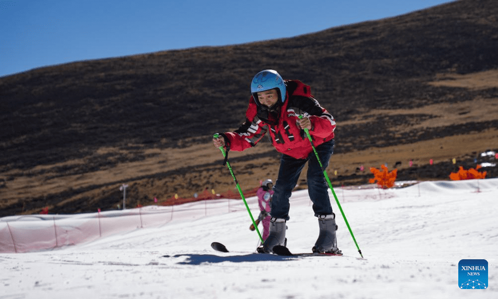 First ski resort in SW China's Xizang opens-8