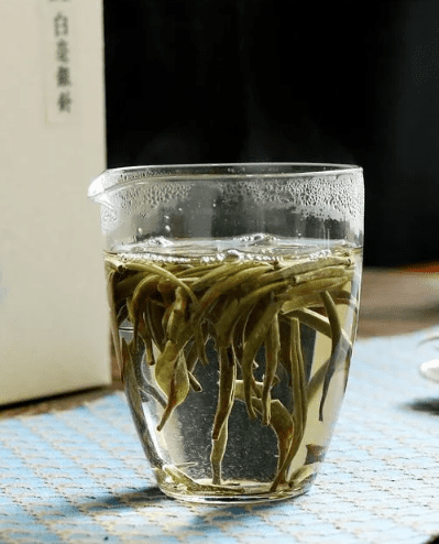 The Storm of Authenticity and Deception in the World of Aged White Tea-3