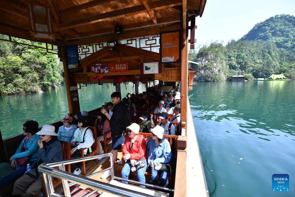 China's Zhangjiajie sees record high S. Korean tourists in Q1-4