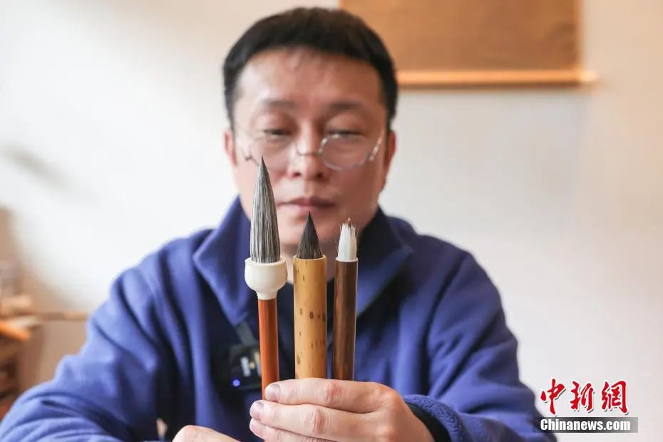 Small town in E China cultivates thriving calligraphy brush industry-12