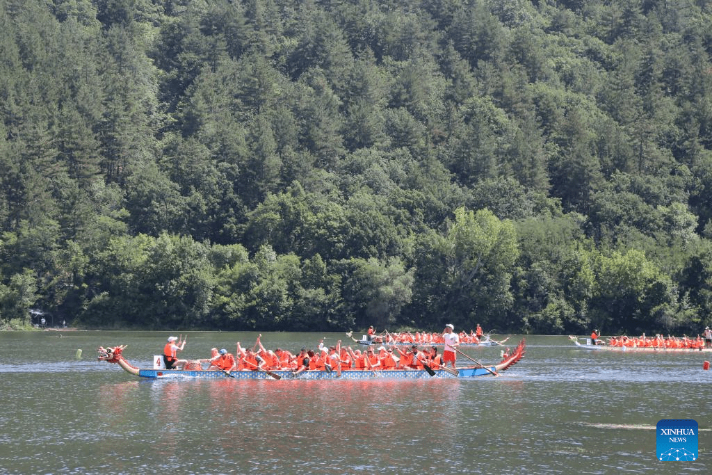 Feature: Dragon Boat Festival offers enjoyment, boosts China-Bulgaria bonds-1