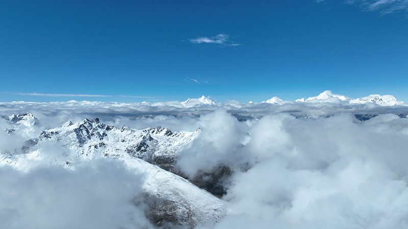 Spectacular views emerge after snowfall at Baima Snow Mountain-1