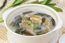 Kelp, Mung Bean, and Pork Rib Soup