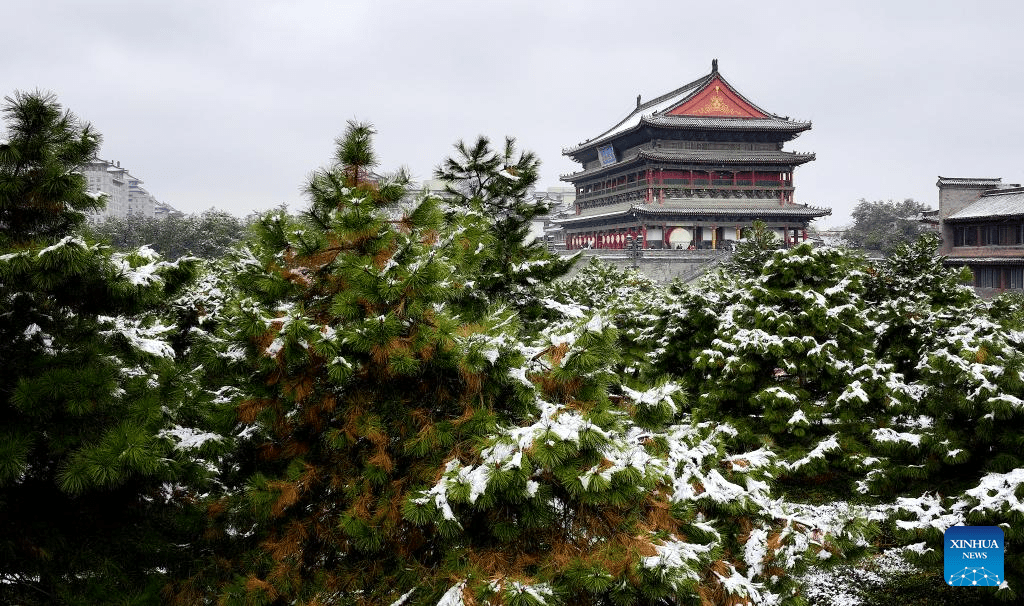 City view of snow-covered Xi'an, NW China-5