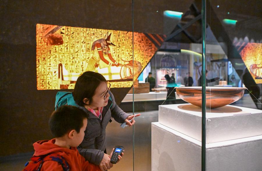 Chinese museums greet more young people as passion for traditional culture grows-2