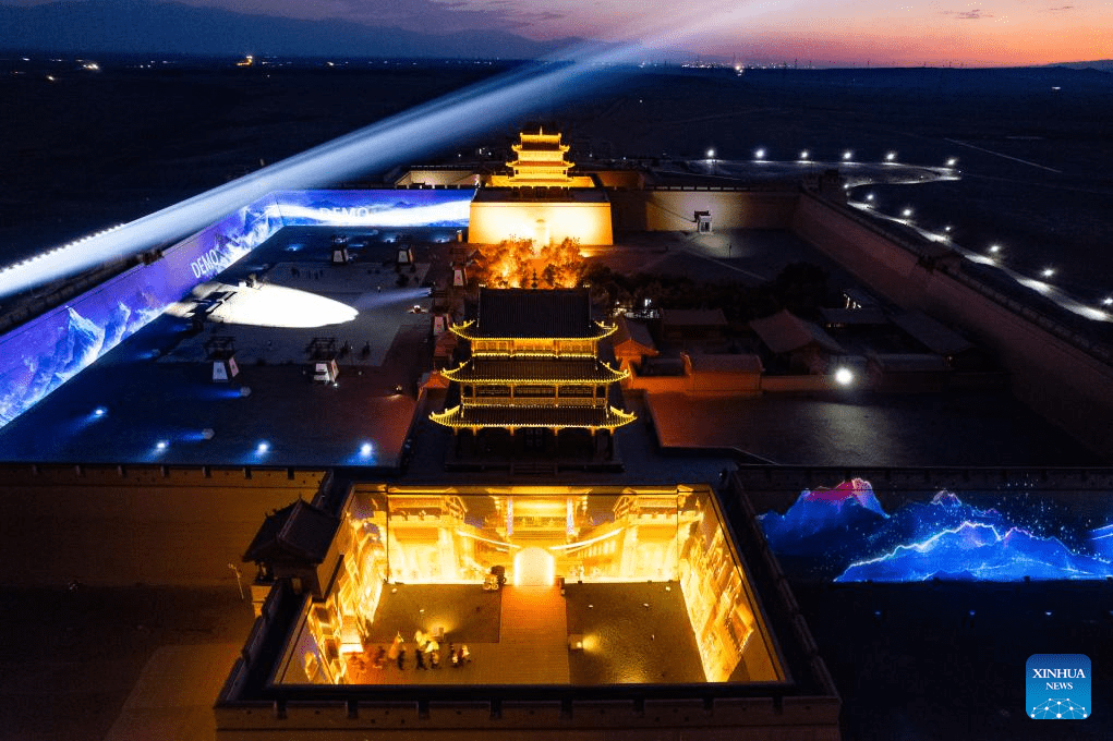 Night view of Jiayu Pass scenic area in China's Gansu-12