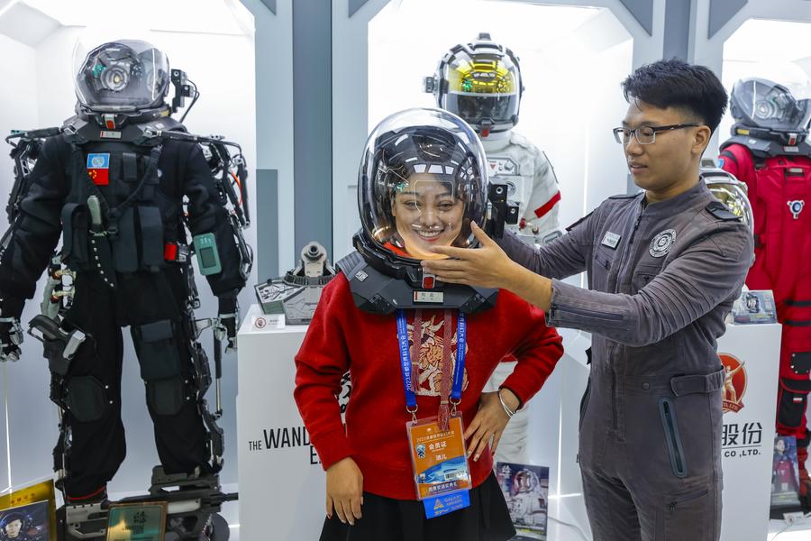 China's sci-fi industry rakes in 16 bln USD in 2023-1