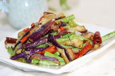 How to Make Dry-Fried Eggplant and Green Beans-5