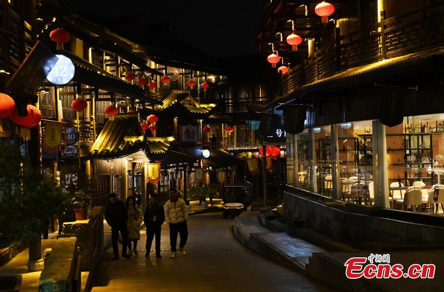 Youzhou ancient town lit up at night-1