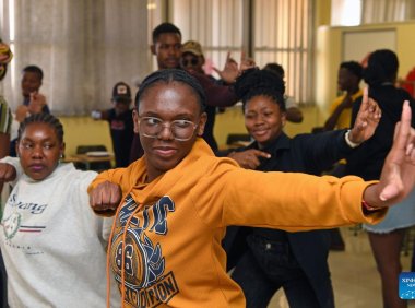 Chinese medical team imparts TCM knowledge to Namibian university students