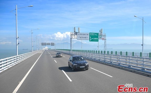 2 mln private vehicles pass through Hong Kong-Zhuhai-Macao Bridge