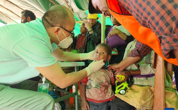 Chinese medical team provides medical services for locals in Papua New Guinea