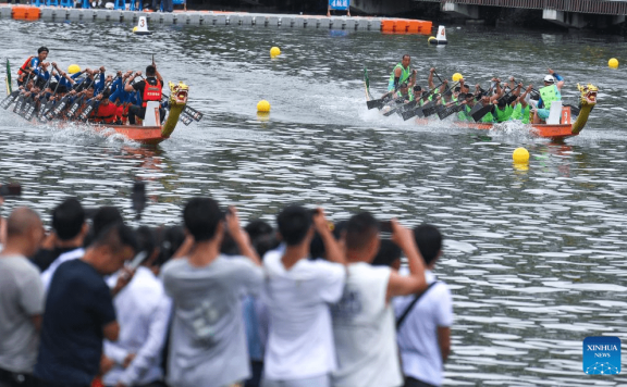 Dragon boat races held across China to mark Duanwu Festival