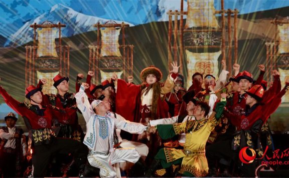 Song and dance drama “Epic of Manas” performed during international cultural tourism festival in NW China’s Xinjiang