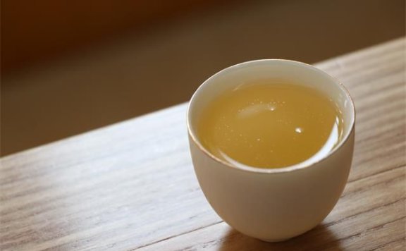 From “Fragrance on Water” to “Water is Fragrance”: Do You Know the Five Levels of Pu’er Tea Aroma?