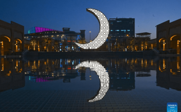 Kuwait sets Guinness World Record for largest illuminated steel sculpture of crescent