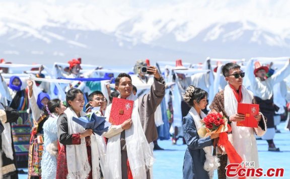 Lake Namtso welcomes tourism season in Xizang