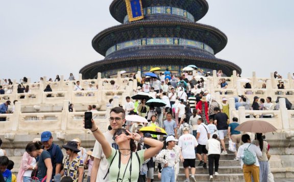 U.S. college students savor a summer of cultural exchange in China