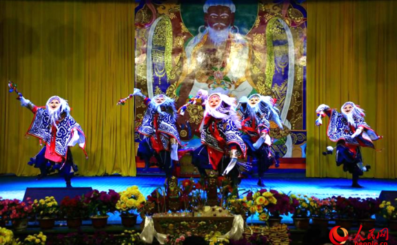 Tibetan opera well inherited, generates wealth for residents in SW China’s Xizang