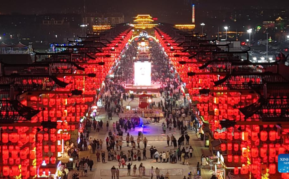 Chinese people embrace tourism to celebrate Lunar New Year