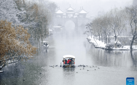 Rendezvous with snow refreshes landscapes in China