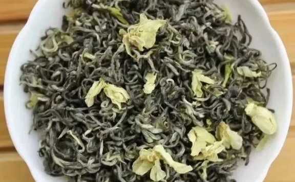 What is Bi Tan Piao Xue Tea?